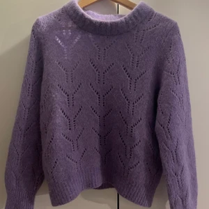 Stickad tröja - Jättefin stickad tröja från Lindex💜💜