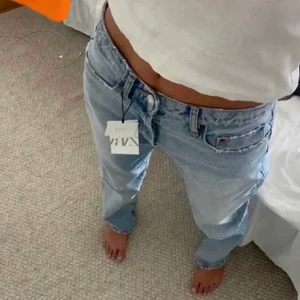 Zara mid Rise  - Lånad bild, säljer mina zara mid Rise jeans pga av de var för stora för mig