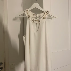 Fin linne - Säljer denna lite finare blusen/linne som är köpt i Thailand