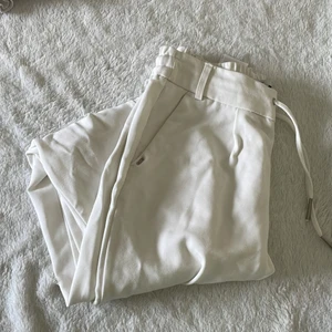 Veckad byxa only  - Plagg köpt på only, nyskick. Nypris 400kr