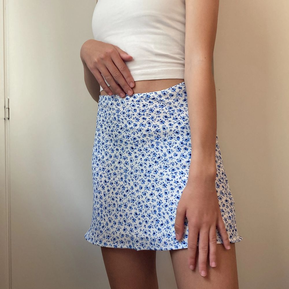 Vit Blommig kjol - H&M | Plick Second Hand