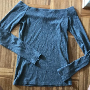 Långärmad tröja - Skriv för bilder på!