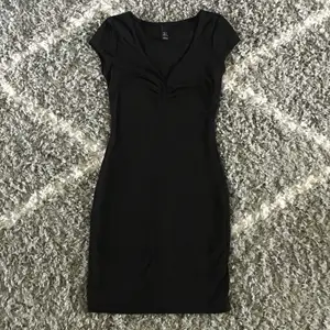  färg: black 💘  Jag köpte den för 299 kr 💌 stretchy fabric 