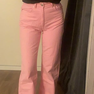 Jeans - Säljer dessa populära rosa jeans från Gina då de inte kommer till någon användning💕