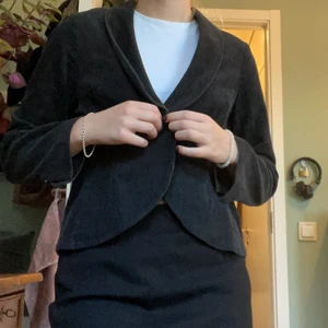 Manchester kavaj  - Vintage manchester kavaj. Super fin kavaj som är lite använd. Säljs pga garderobs rensning. Skriv för fler bilder. 