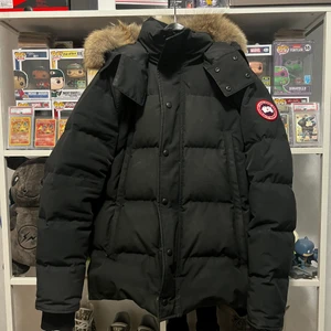 Canada Goose Wyndham - 7/10 skick, finns små flaws. Medium
