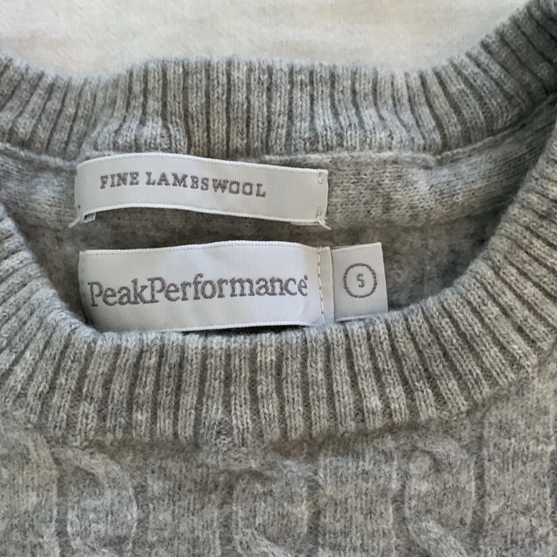 Stickad peak performance tröja - 90