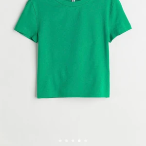 Grön crop top  - En grön crop top från HM super skön och fin
