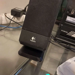 Gaming set - Säljer nu mitt gaming set 2år gammalt  Specs  Gtx 1050  Ryzen 3 2200g  8gb hyper x 2660mhz ram  250gb samsung 850 ssd  Corsair tx 550 nätaggregat  Rog strix modekort  Går att pruta