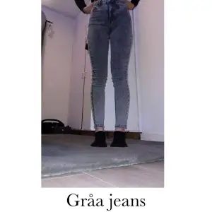 Säljer mina gråa jeans från Ginatricot för att dom inte kommer till användning längre nästan inte ens använda så inte slitna❤️köparen står för frakten!