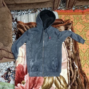 Polo zip up - Helt ny  oanvänt polo. Size M 