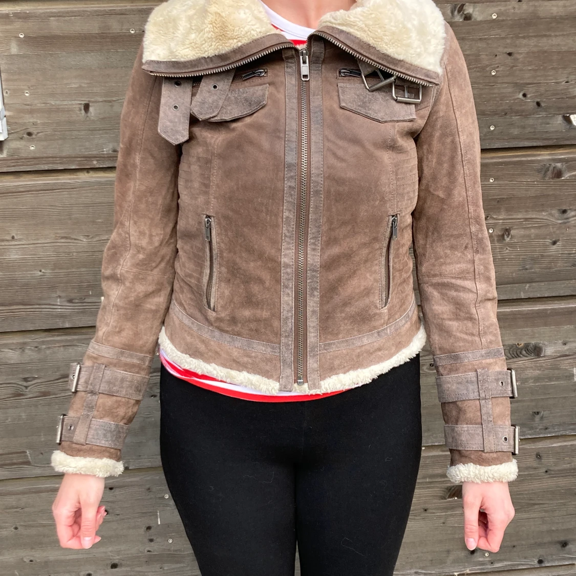 Snygg retrojacka i mocha strl 36