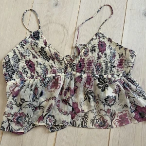 Blommig topp  - Blommig topp från Zara