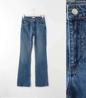 Full length Tall flare jeans  - Helt oanvända jeans från Gina tricot som är medelhöga i midjan och extra långa, storlek 36💗