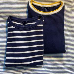 Två stickade, marinblåa tröjor i fint skick från Gap. Tröjorna går att köpas separat.