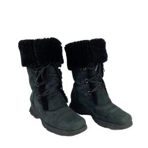 Vintage Y2K 90s 00s LA CANADIENNE real leather shearling-shaft suede mid calf square toe wedge boots in off black / deep gray. Size: label 9,5 US (40,5 EU), they run a bit small, between 39,5 - 40. Ask for full description. No returns. 