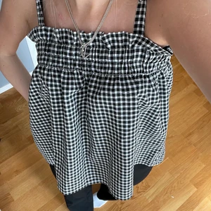 Topp - Säljer denna topp från H&M! 