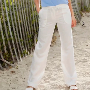 Bonprix linnebyxor  - Bonprix linnebyxor, säljs då de var förstora på mig och lite förkorta på mig men byter gärna mot en 36, jag är 176! Endast testade när denna bild tagits. KÖP DIREKT FÖR 500kr + frakt!