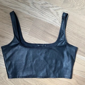 Skintop - Supersnygg fake skintop från Nelly 🥰