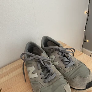 New balance sneakers - Köpta secondhand, aldrig använda själv.