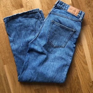 Monki jeans - Supersnygga jeans från monki i storlek w.26  Lite kortare i benen så passar någon som är 155-165.