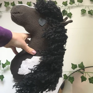 Käpphäst skäck - Jag säljer denna käpphäst gjort av mig. Pinne ingår ej.