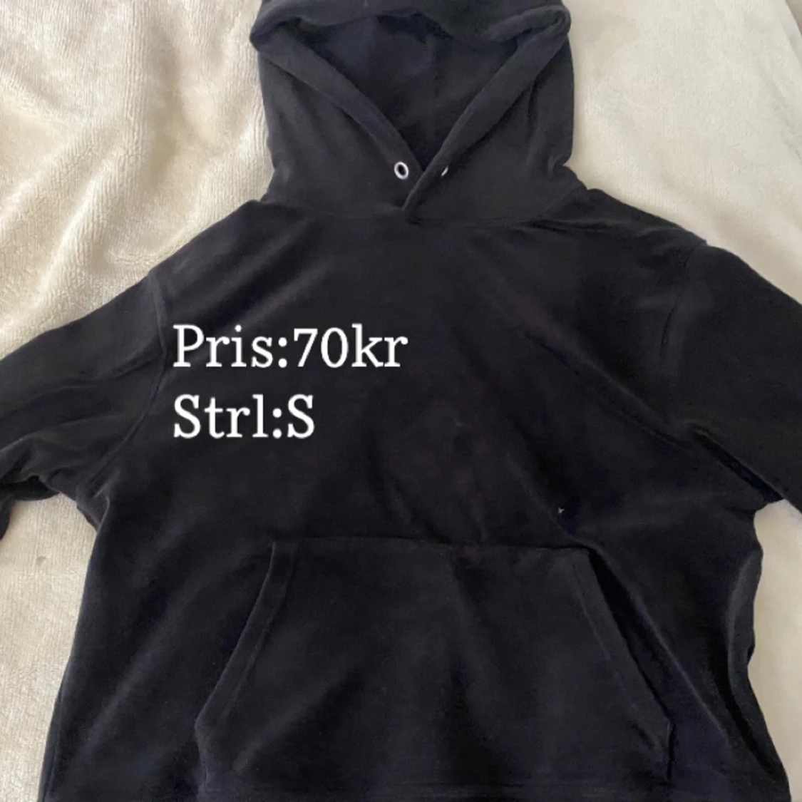 Stay hoodie i svart sammet