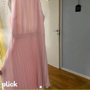 Fin klänning perfekt till sommaren🌺🐝 - Aldrig använd och i nyskick