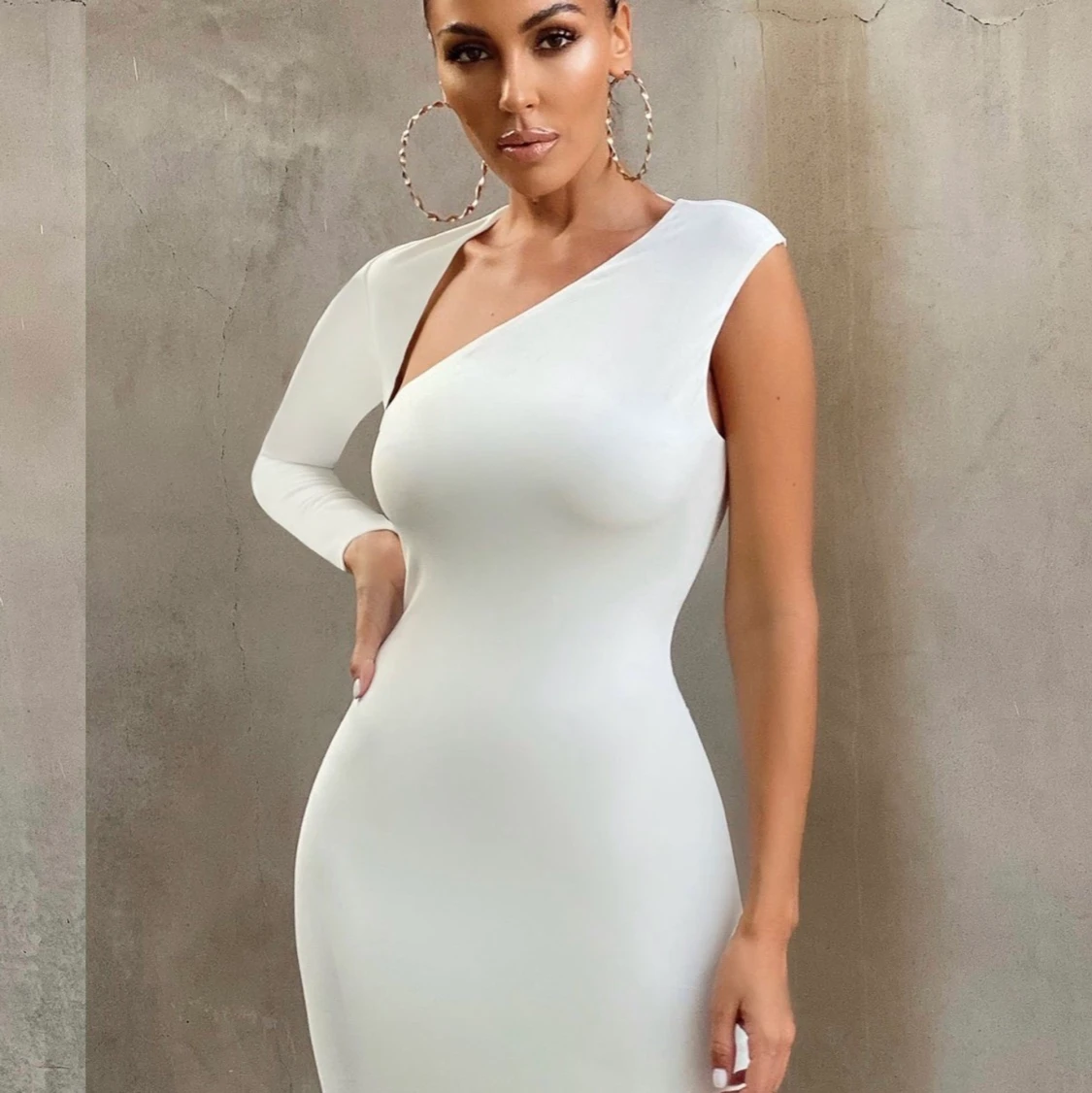 Klänning i storlek uk8 köpt för 900 - 91