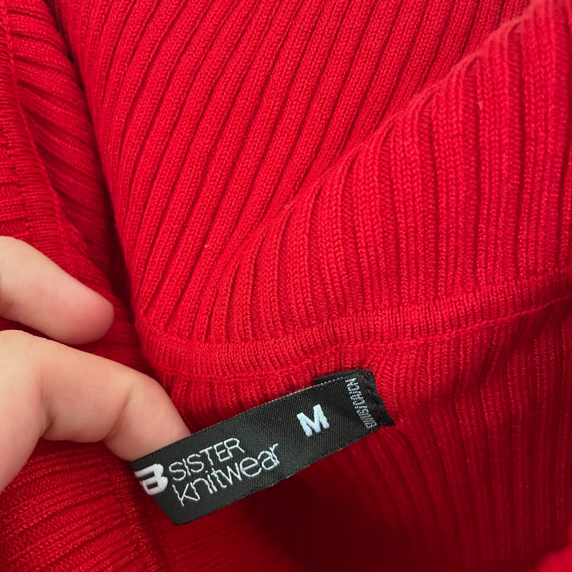 Röd off-shoulder - 90