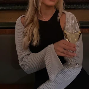 Tröja - ”Ärmar” från Chiquelle blå/gråa. ONESIZE. 🧚 