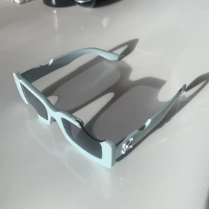Off white solglasögon - Replika OW glasögon identiska med OG