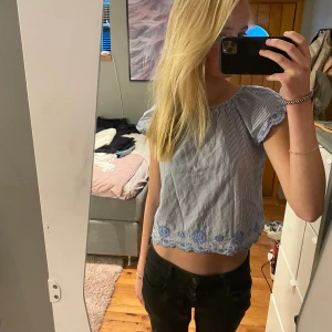 Blus - Söt fin blå blus💕