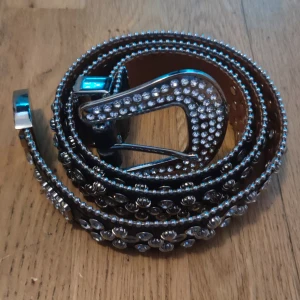 b.b.simon Belt - b.b.simon bälte 115cm lång i gott skick.