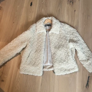 Mysig jacka - Oanvänd 