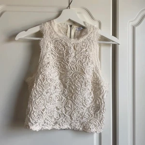 Blus Zara - Vit spets blus från Zara, strl S