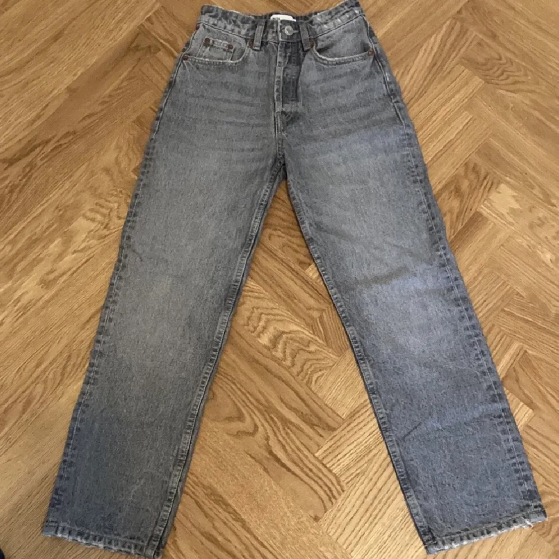 Gråa gina jeans 