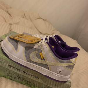 Säljer dessa Nike dunk x Union La court purple jag köpte från SNS, dom är i storlek 43/9,5 och är DSWT(inte använda eller testade). Bara att höra av dig i pm för mer info/ bilder! Pris kan diskuteras vid snabb affär👍🏻