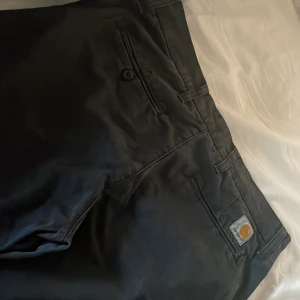 carthartt jeans!  - As feta, men är tyvärr för små för mig:( Skriv privat för mått, kan tyvärr inte visa dom på då dom är för små för mig<3 Pris kan diskuteras! Skulle säga att dom är midrise:)