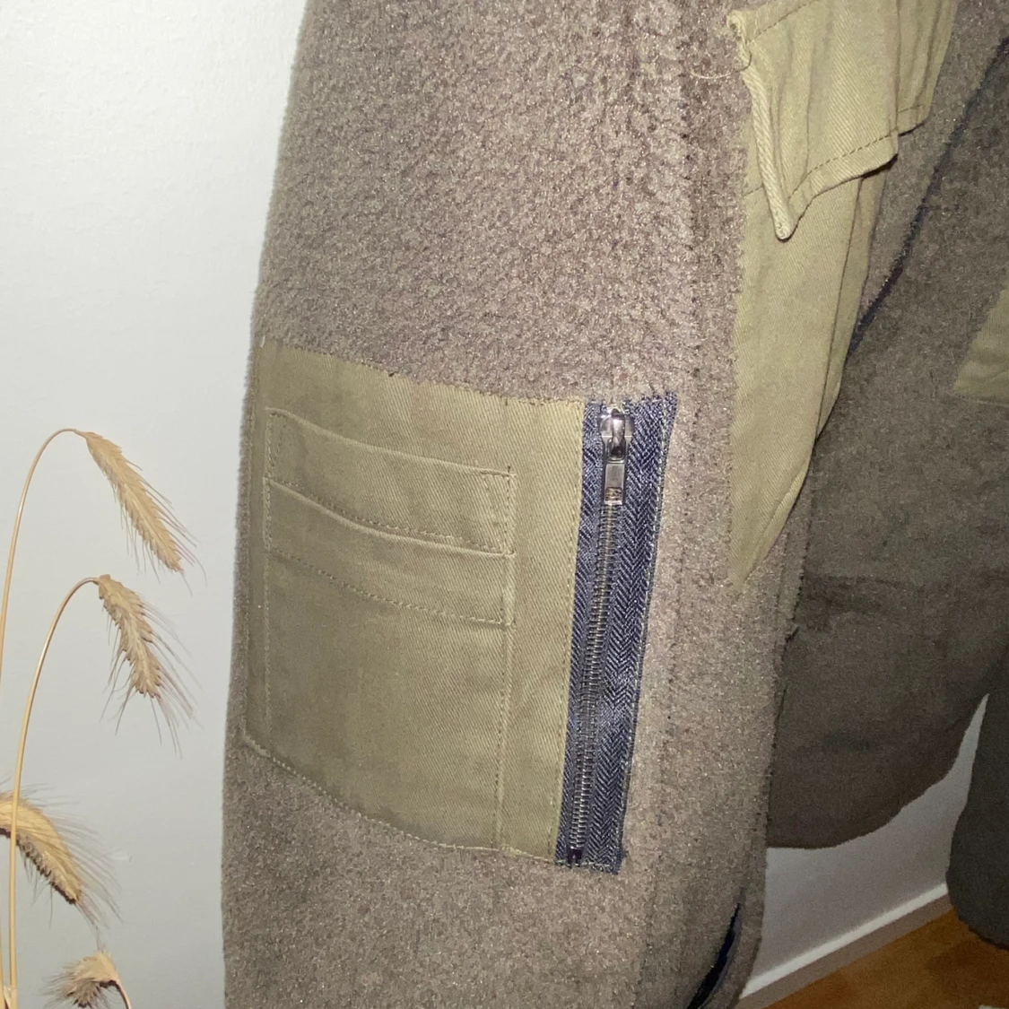 ANERKJENDT GRÖN FLEECE JACKA - 91