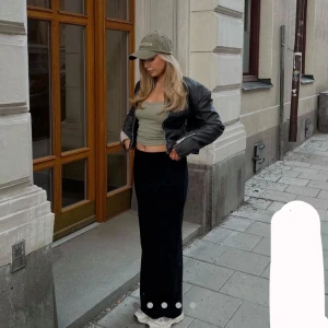 Kjol - Superfin kjol till sommaren, oanvänd! Säljer pga att jag köpte två olika storlekar 