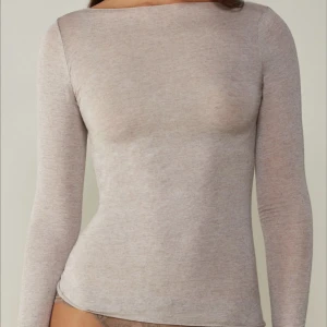 Intimissimi tröja - Cashmere tröja från intimissimi.  Helt OANVÄND med prislappar kvar. Str Small 