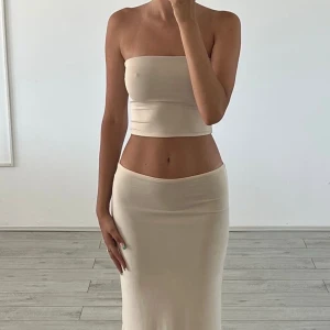 Donna set - Bilderna är lånade för att setet tyvärr inte passar. Setet är helt oanvänt. Hann inte lämna tillbaka så säljer det på plick istället 