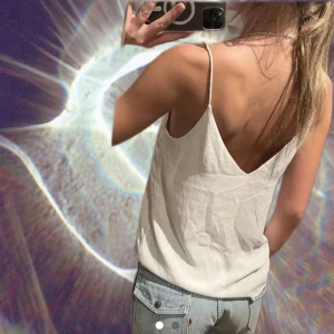 Sjukt snygg topp - Öppen i ryggen och PERFEKT till fest!