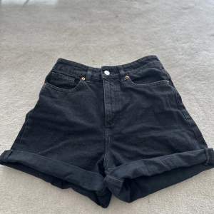Svarta jeansshorts från H&M