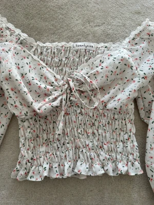 Sommarblus  - Söt sommarblus/Crop top