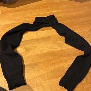 Stickade ärmar - Storlek M men passar även S/Xs