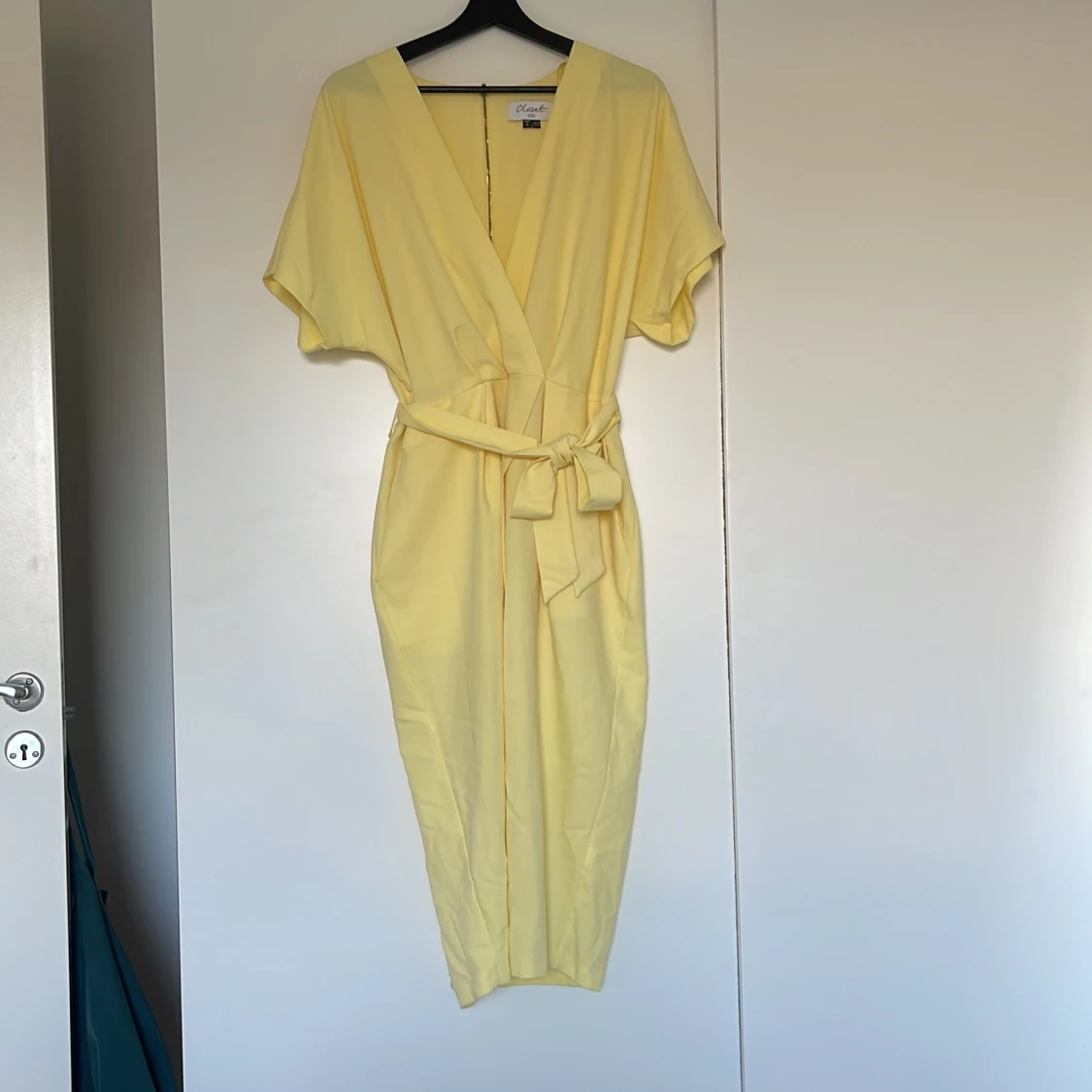 Figurnära wrapdress