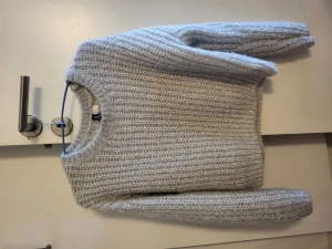 Fin tröja  - Fin kort tröja, grå och silver 