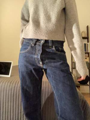 Coola mörkblå vintage jeans från Dr. Denim i fint skick😁🙌🏼